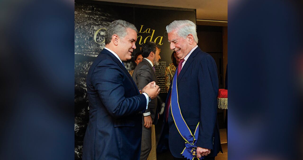 El expresidente Iván Duque lamentó el fallecimiento del escritor Mario Vargas Llosa. “Tuve el honor de gozar de su amistad y de compartir momentos inolvidables escuchando su cultura enciclopédica”, dijo. Vargas Llosa fue candidato presidencial en 1990.