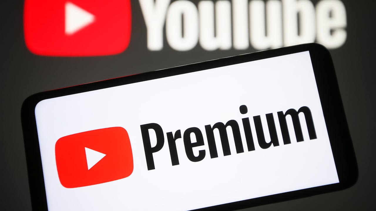 YouTube Premium permite ver videos sin anuncios publicitarios.
