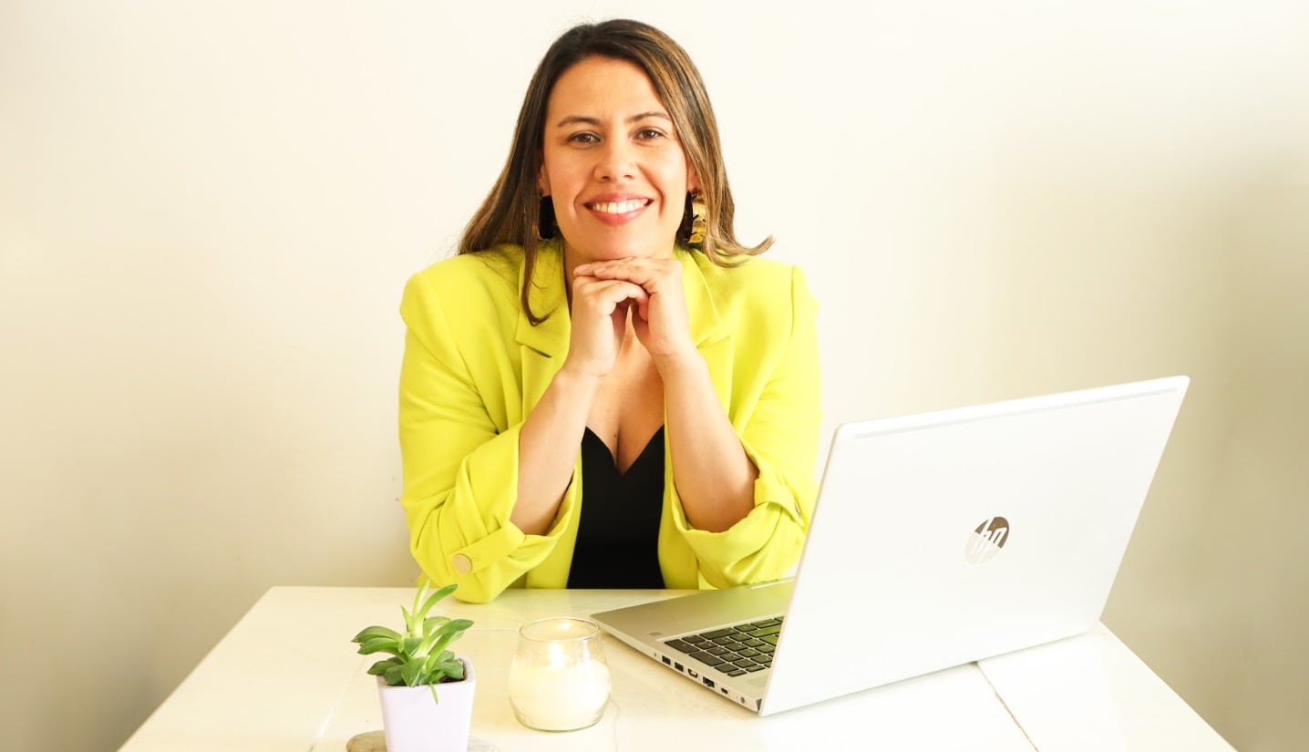 Diana Arenas, referente en innovación y tecnología, con más de 15 años de experiencia en procesos de transformación y desarrollo de capacidades digitales.