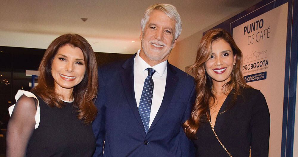 Ángela Patricia Janiot, Enrique Peñalosa y Dennis Ruiz.