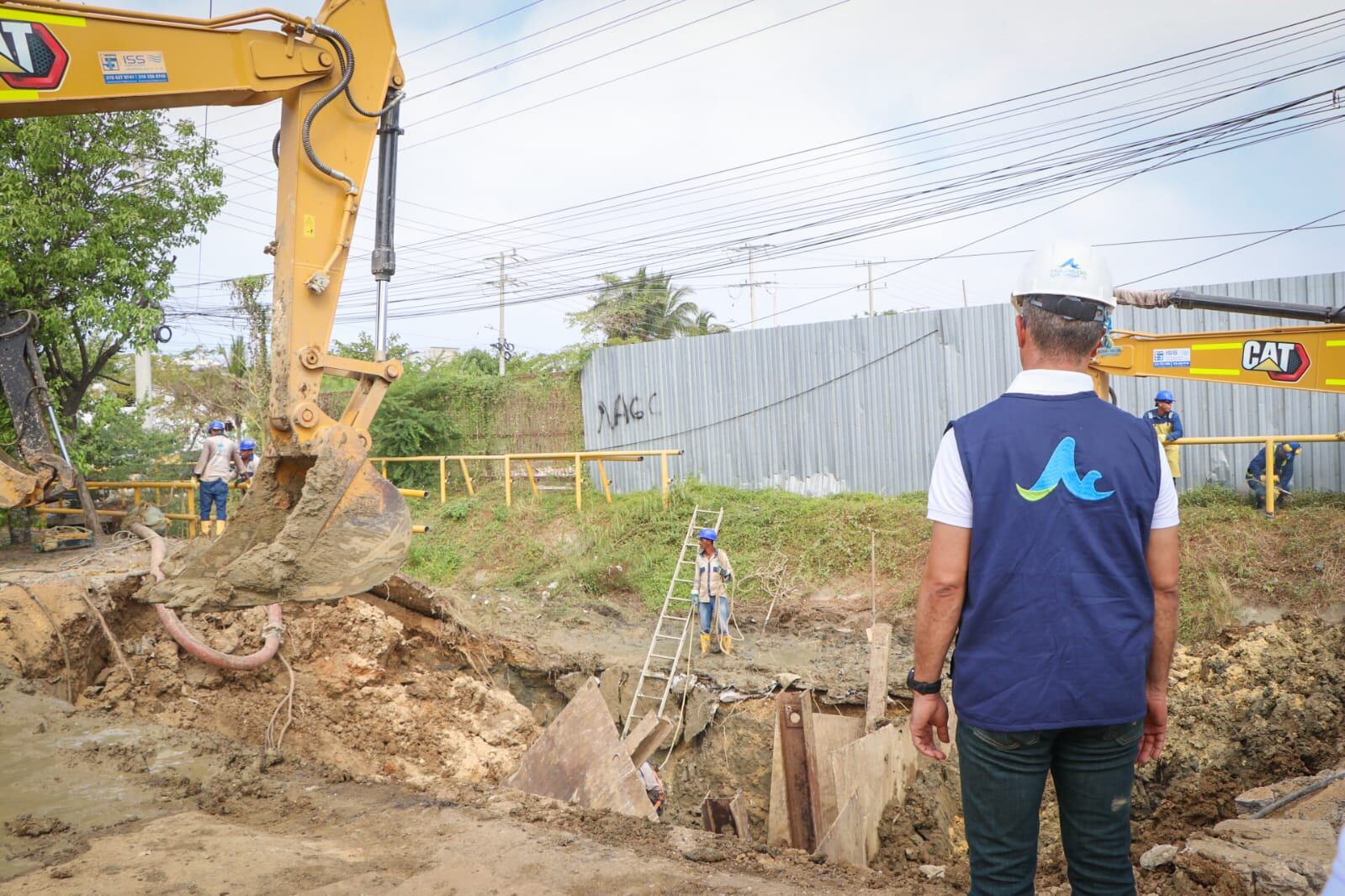 La reparación de la tubería averiada en Ceballos, mantiene sin servicio de agua al 40 % de Cartagena.