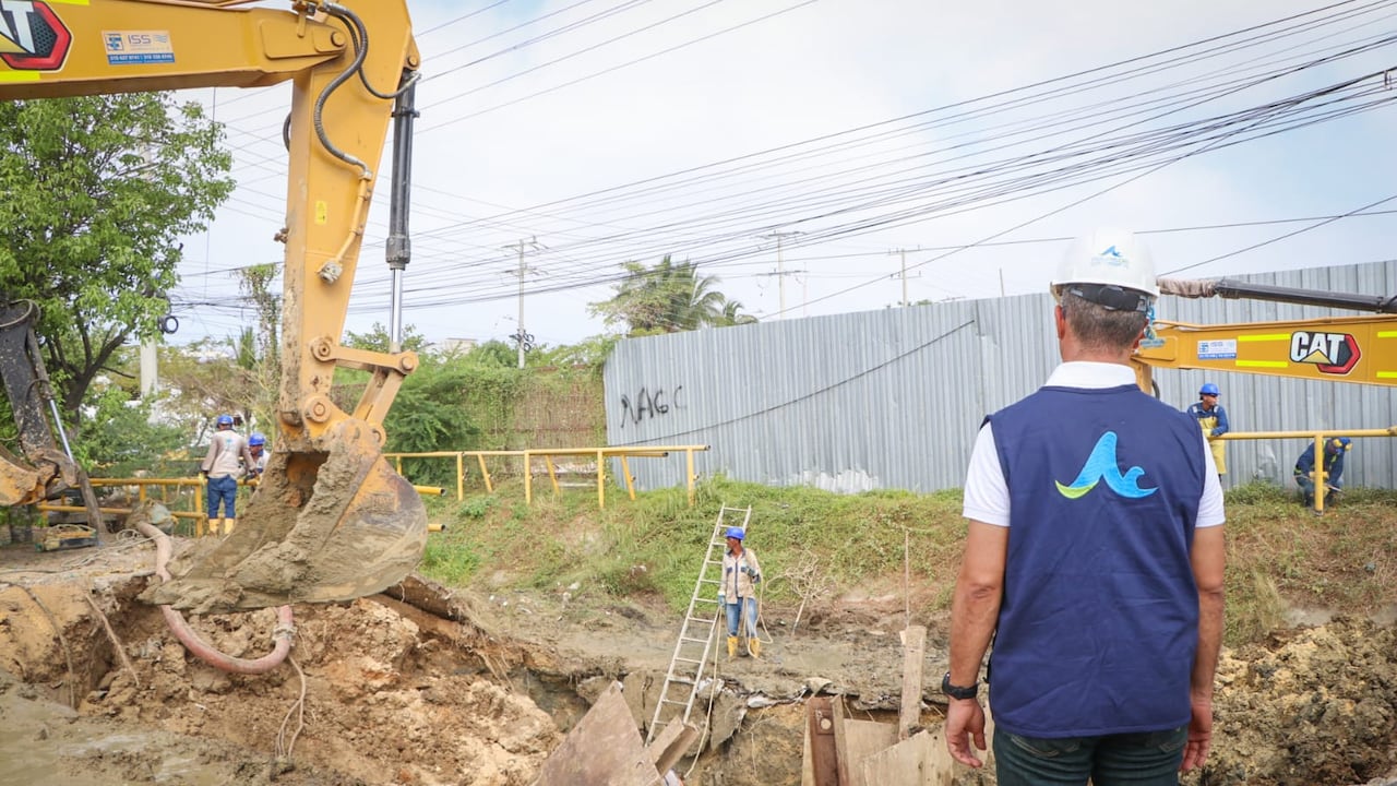 La reparación de la tubería averiada en Ceballos, mantiene sin servicio de agua al 40 % de Cartagena.