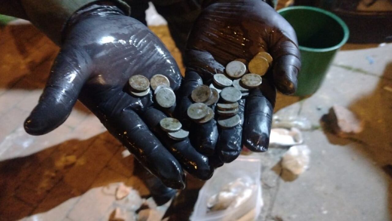 Miembros de la Personería Distrital encontraron los explosivos en Suba.