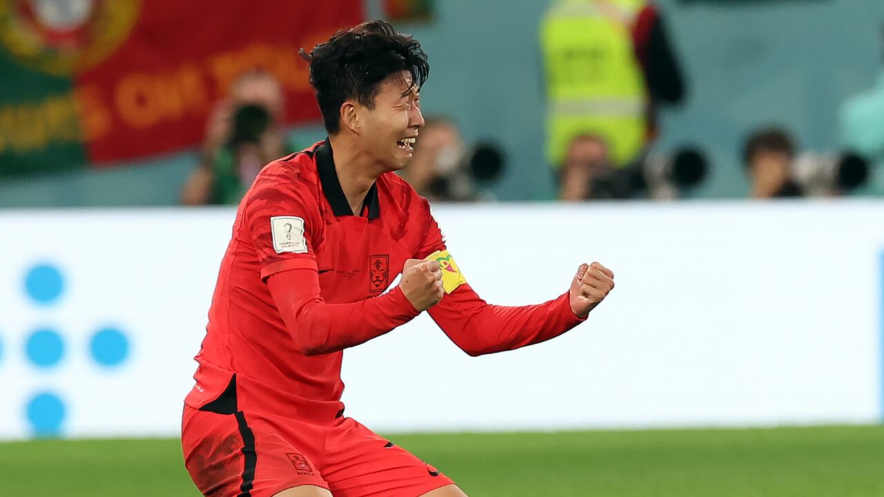 Son Heung-Min llorando tras clasificación de Corea a octavos de final.