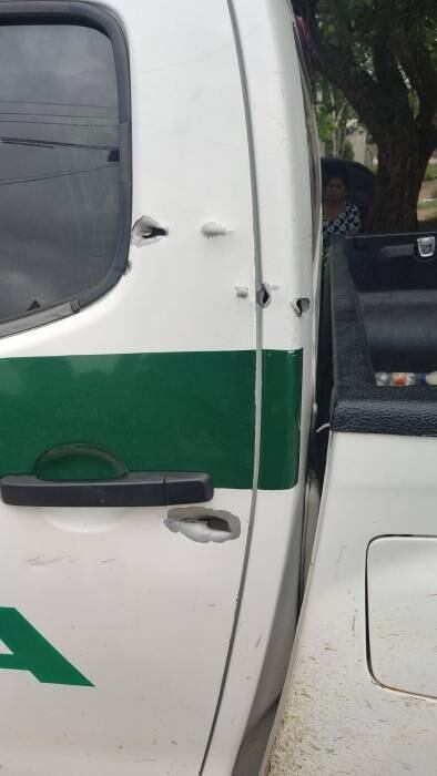 Camioneta de la Policía fue atacada a disparos