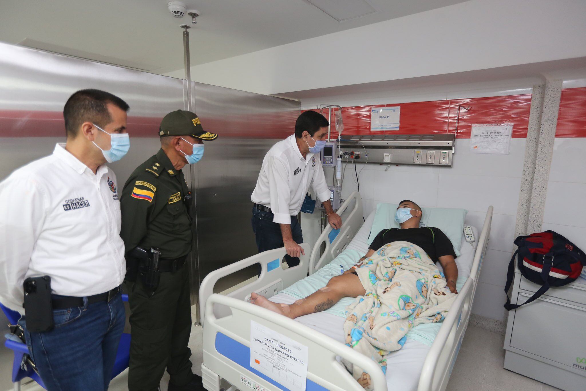 Los policías por fortuna no sufrieron lesiones de gravedad.