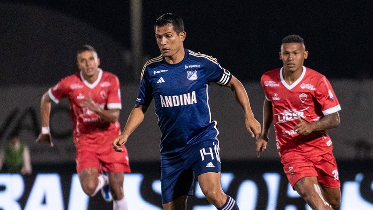 Macalister Silva durante el partido entre Patriotas y Millonarios en Tunja