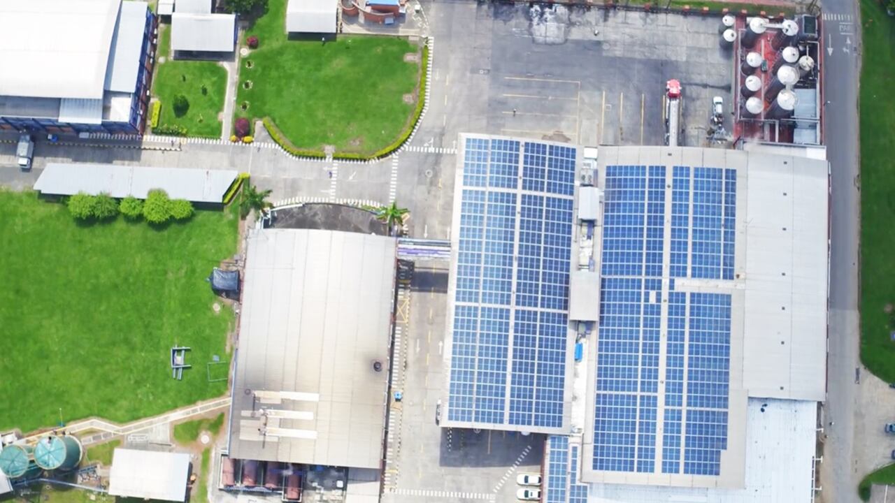 Desde su planta en el Parque Industrial del Cauca, la compañía alcanzó una tasa de reciclaje del 92 por ciento.