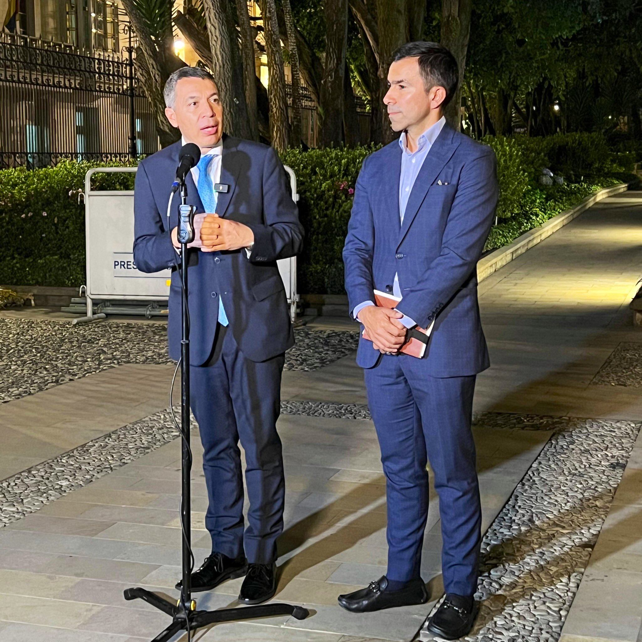 El ministro Camargo anunció que se destrabó el proyecto de Regiotram de occidente tras definirse una inversión de 210 mil millones de pesos de los rendimientos de Ecopetrol para llevar bajo tierra 4 km, a 15 mts de profundidad, de tuberías de transporte de combustibles.