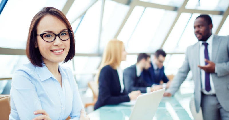 Incluso, se ha comprobado que cuando una mujer cuenta con esta autonomía económica es menos propensa a ser víctima de abusos o violencia doméstica, generando un equilibrio emocional y laboral.