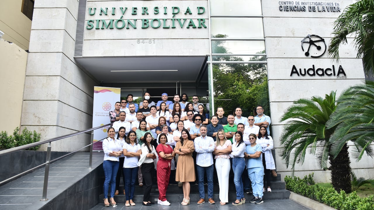 Equipo del CICV a las afueras de Eureka, el primer Distrito de Innovación del Caribe.