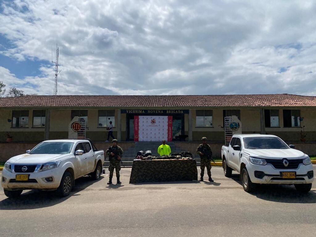 Desde estas camionetas atacaron a militares en Cauca.