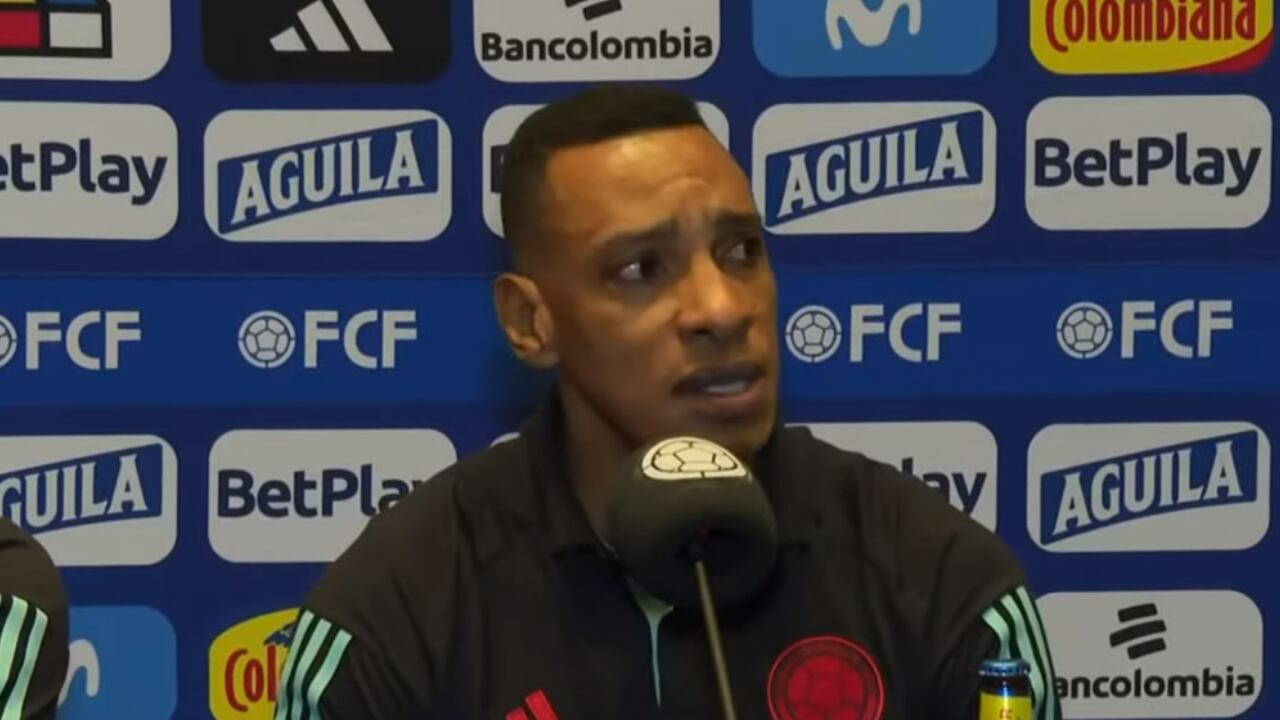 Amaranto Perea durante una rueda de prensa de la Selección Colombia en Asunción.