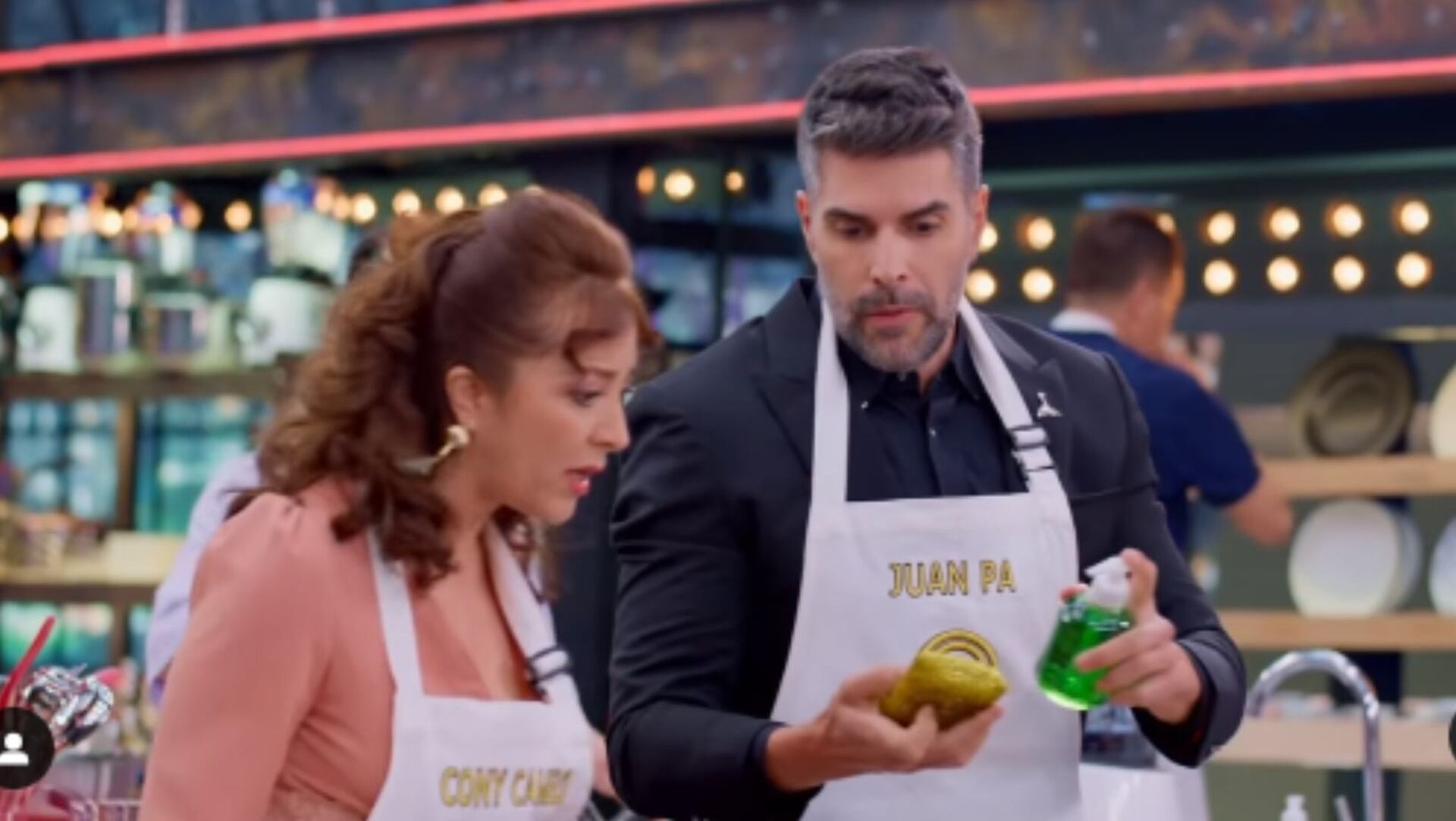 Sự hy sinh của Cony Camelo trong 'MasterChef Celebrity' để giành được suất trên ban công