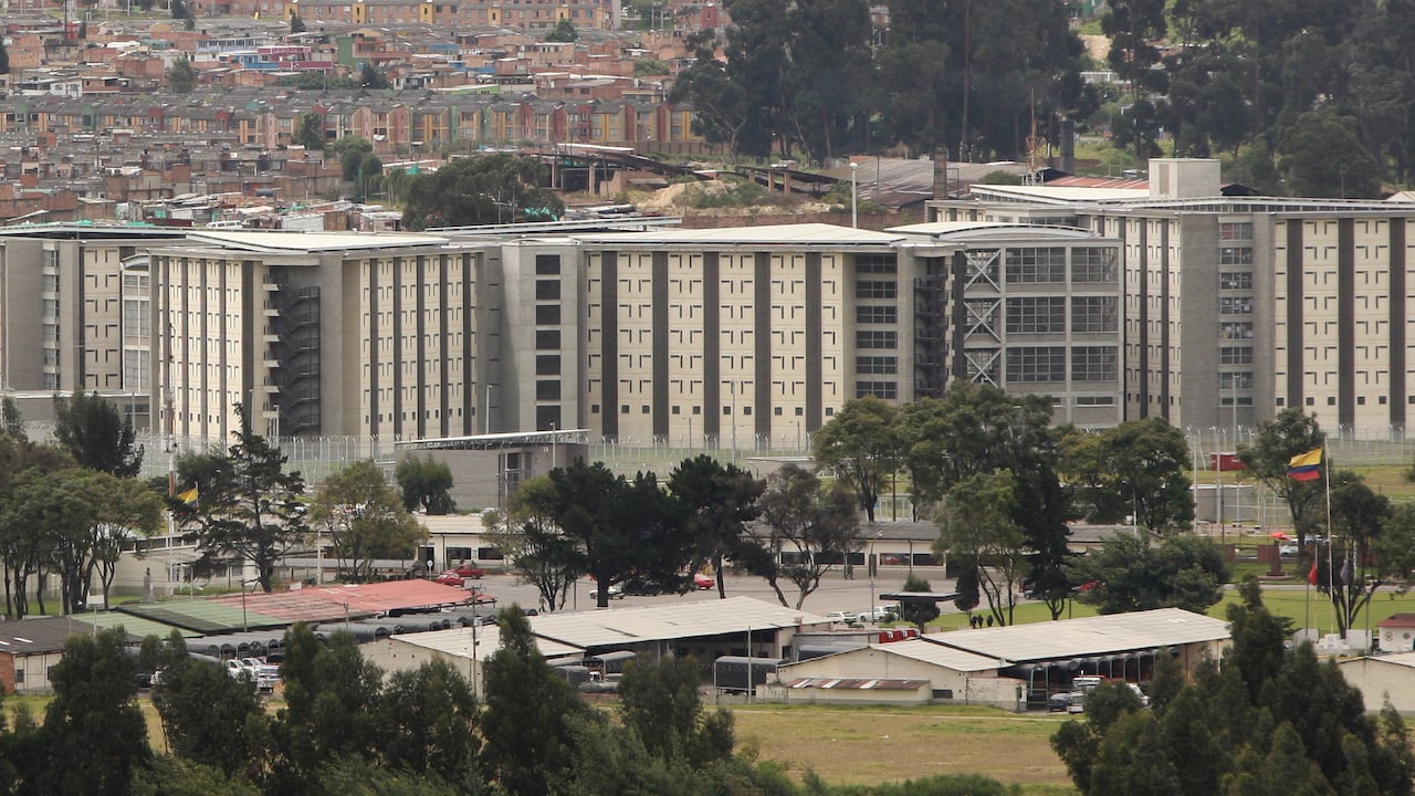 El Inpec confirmó la fuga de un preso de la cárcel La Picota en Bogotá.