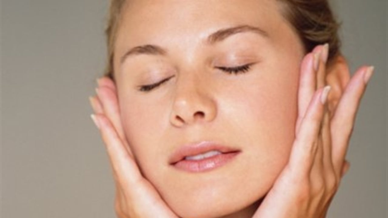 ¿Cómo tratar las arrugas de las manos? foto: Thinkstock