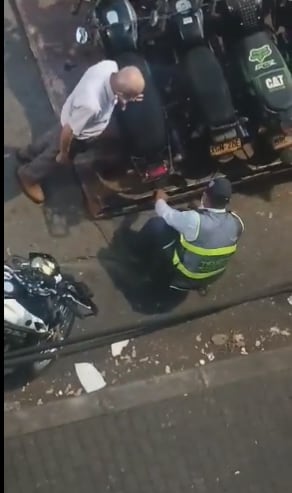 Los ciudadanos han tildado al funcionario de corrupto.