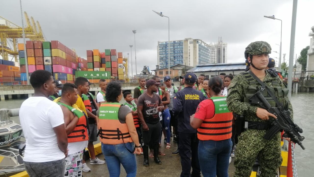 Los pasajeros fueron rescatados y llevados hasta Buenaventura.