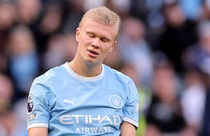 Erling Haaland, delantero titular del Manchester City, reacciona a una ocasión desperdiciada