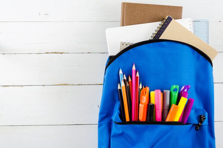 Se recomienda solo empacar lo necesario para la jornada escolar.