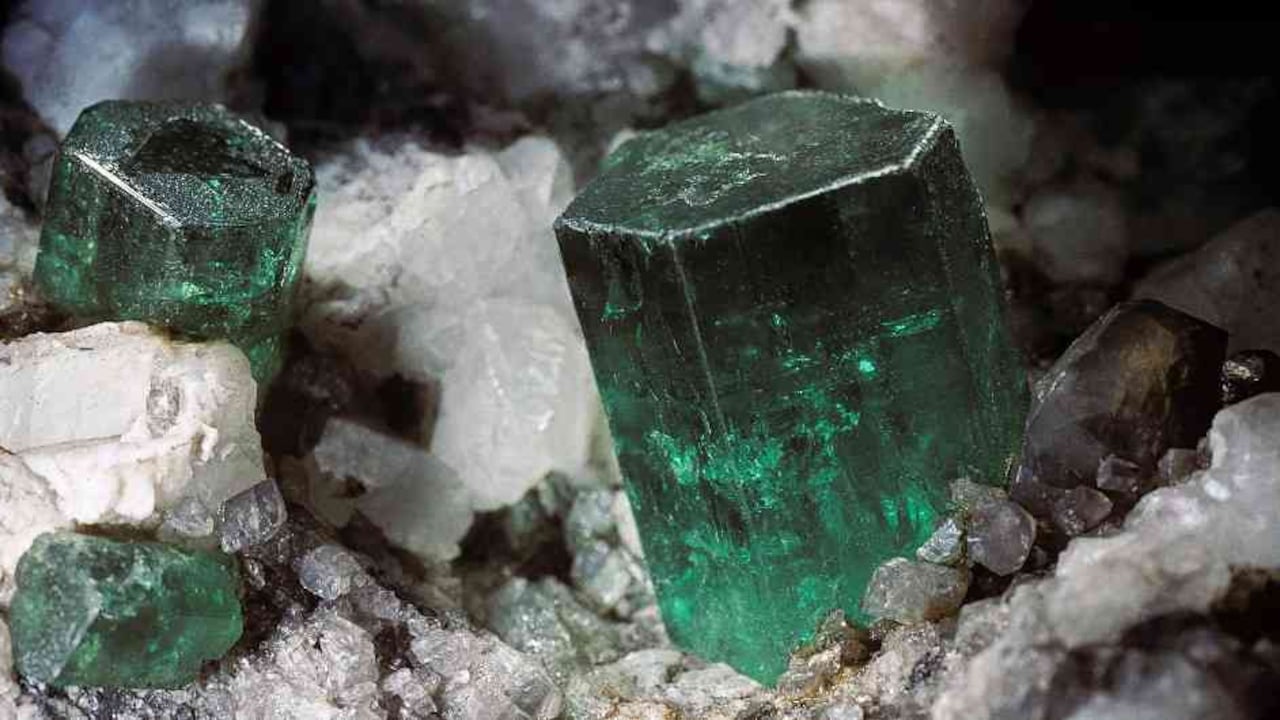 Desde hace ya varios meses pequeños y grandes productores se enfrentan por una decisión que debe tomar la SIC pronto: si otorga o no la denominación de origen de la esmeralda colombiana.