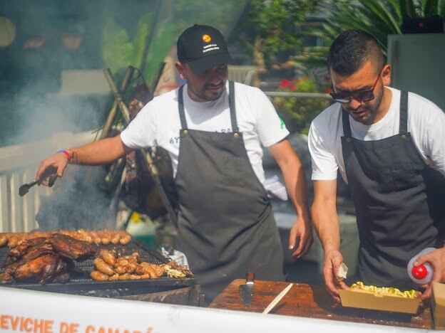 Cada mes, participa de festivales de gastronomía en Melbourne y otras ciudades.