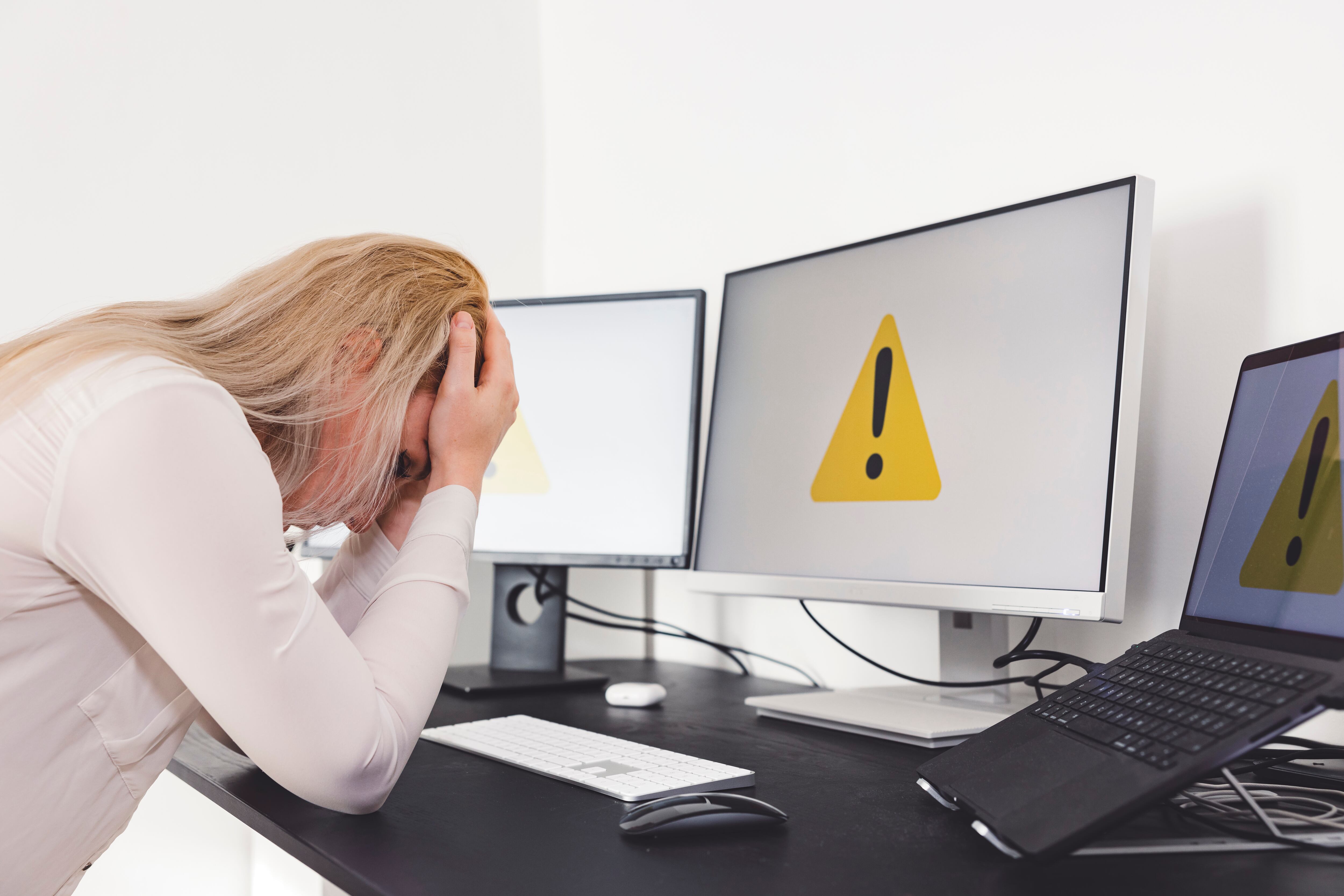 Las cuentas en línea que ya no se usan, deben ser eliminadas definitivamente por razones de seguridad.