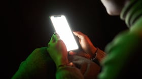 Los cambios sobre el brillo se pueden realizar directamente en los ajustes del celular.