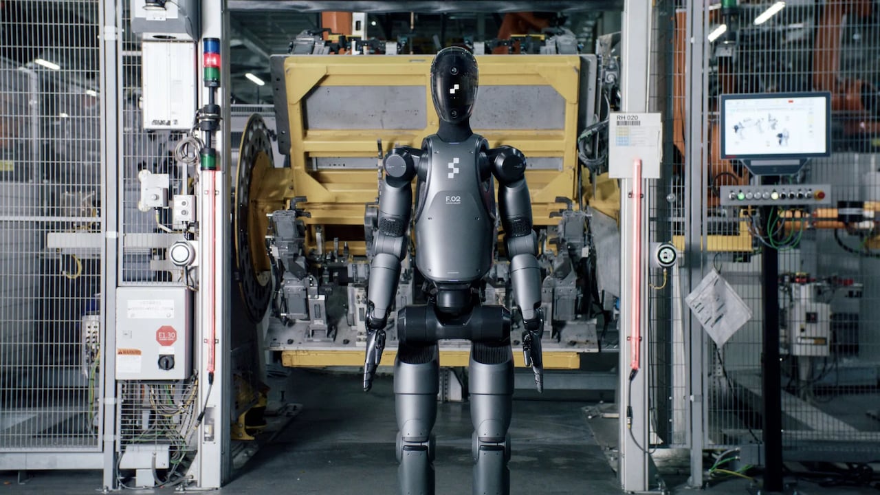 El Figure 02 es capaz de operar en un entorno industrial, aprendiendo a realizar tareas básicas como carga, transporte y colocación de piezas.