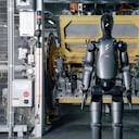 El Figure 02 es capaz de operar en un entorno industrial, aprendiendo a realizar tareas básicas como carga, transporte y colocación de piezas.