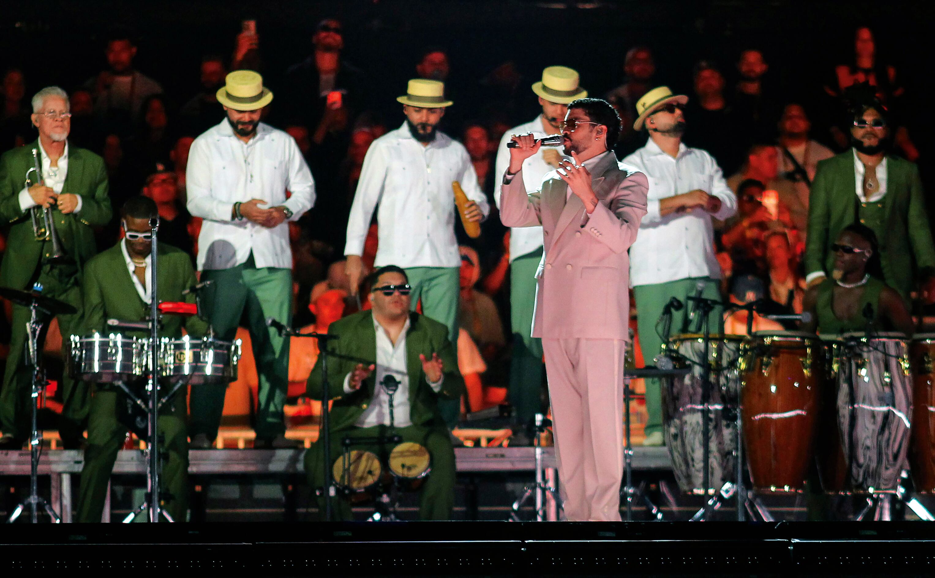 Más de 100.000 turistas llegaron a Medellín durante la triple fecha de Bad Bunny y dinamizaron sectores como hotelería, transporte, comercio y gastronomía.