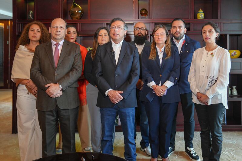 El presidente Gustavo Petro haciendo sus anuncios desde China.