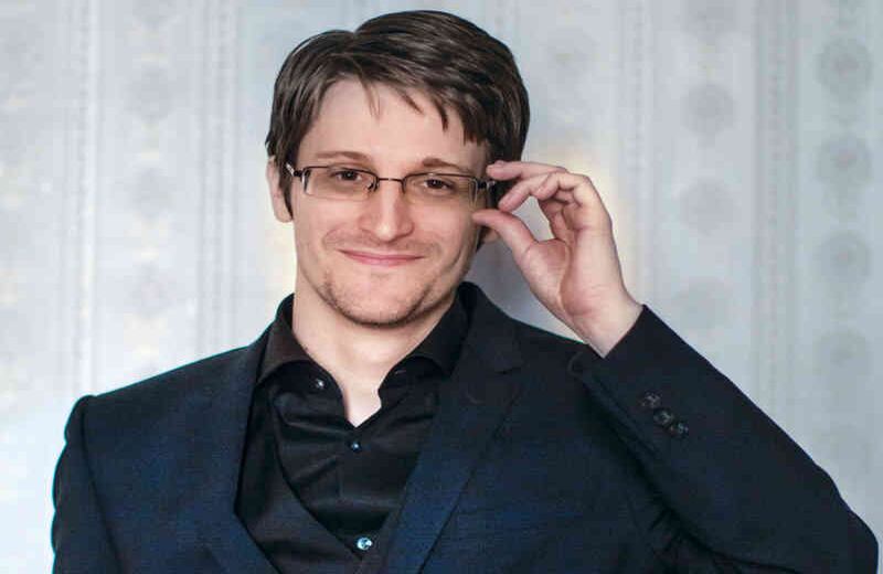 • El excontratista de la NSA Edward Snowden, que denunció programas masivos de espionaje digital de Estados Unidos y Gran Bretaña.
