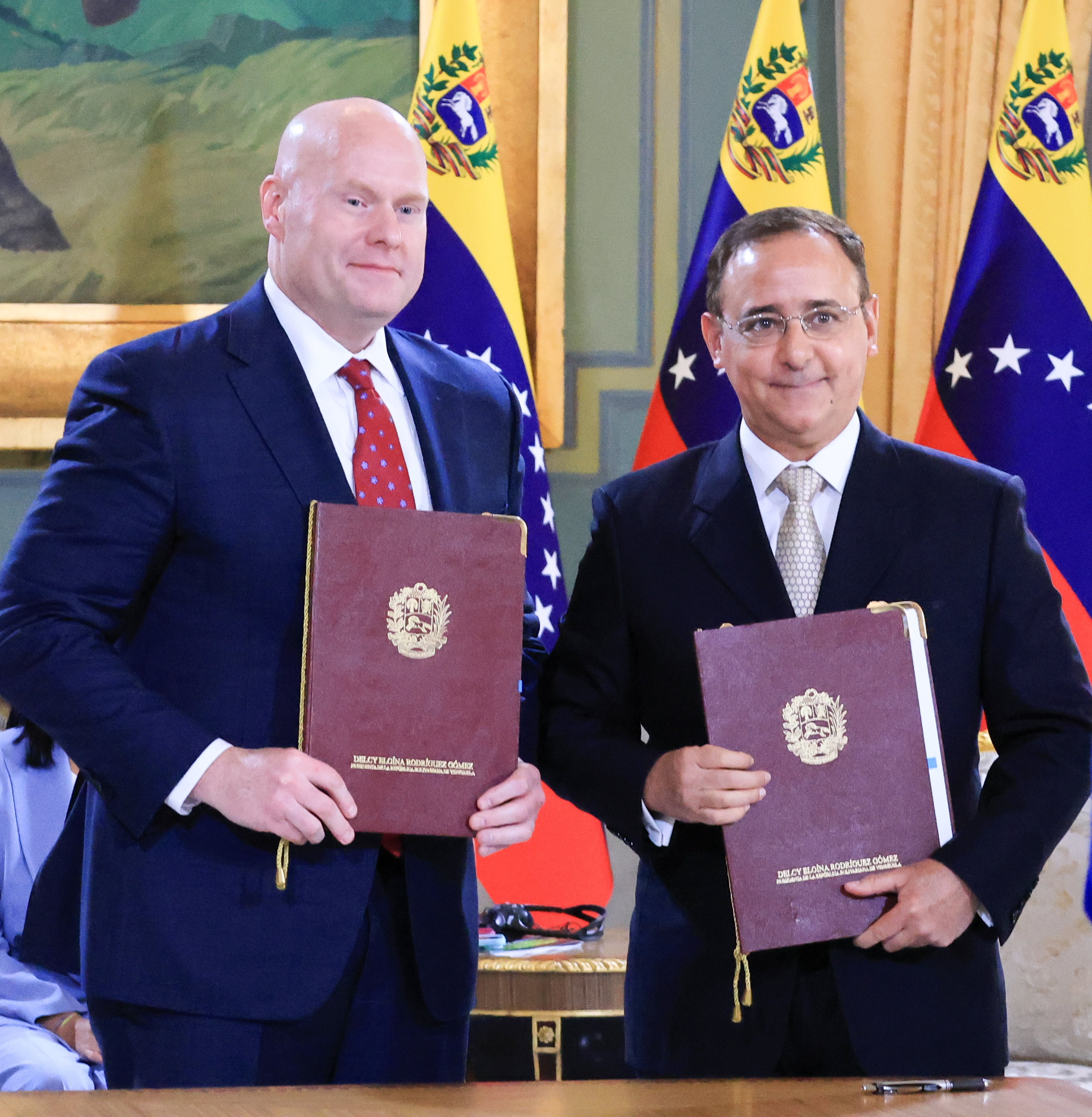 A la firma asistió el Encargado de Negocios del gobierno de los Estados Unidos de América ante la República Bolivariana de Venezuela, John Barret; el director corporativo de General Electric Vernova, Roger Martella; y el presidente del Segmento de Generación de General Electric Vernova, Eric Gray.