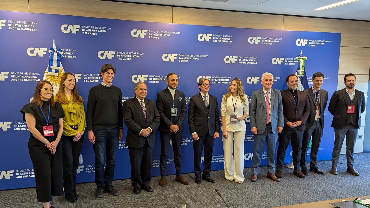 Alfredo Deluque en la elección del 'Foro de Parlamentarios Digitales'.