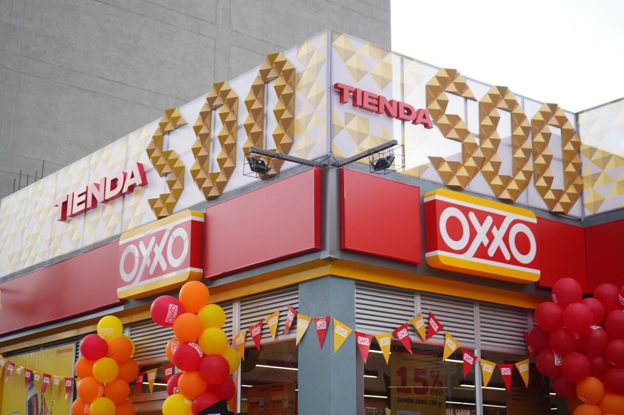 OXXO destacó la inversión de 104 millones de dólares (cifra reportada a noviembre de 2023) desde su llegada en el 2009 y la generación de más de 3500 empleos directos.