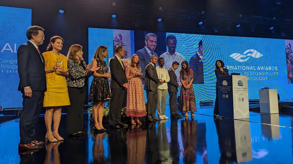 El premio fue entregado en Singapur.