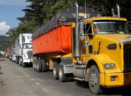 El transporte de carga, entre los más afectados con el peaje La Pintada.