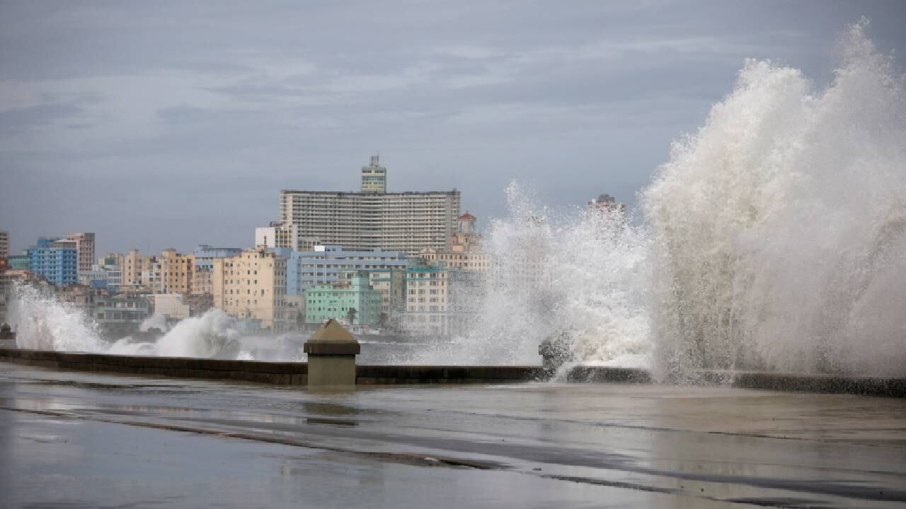 Huracán Ian dejó daños considerables tras su paso por Cuba. Panorama en La Habana (28 de septiembre de 2022). Foto: Reuters. / Autor: Alexandre Meneghini