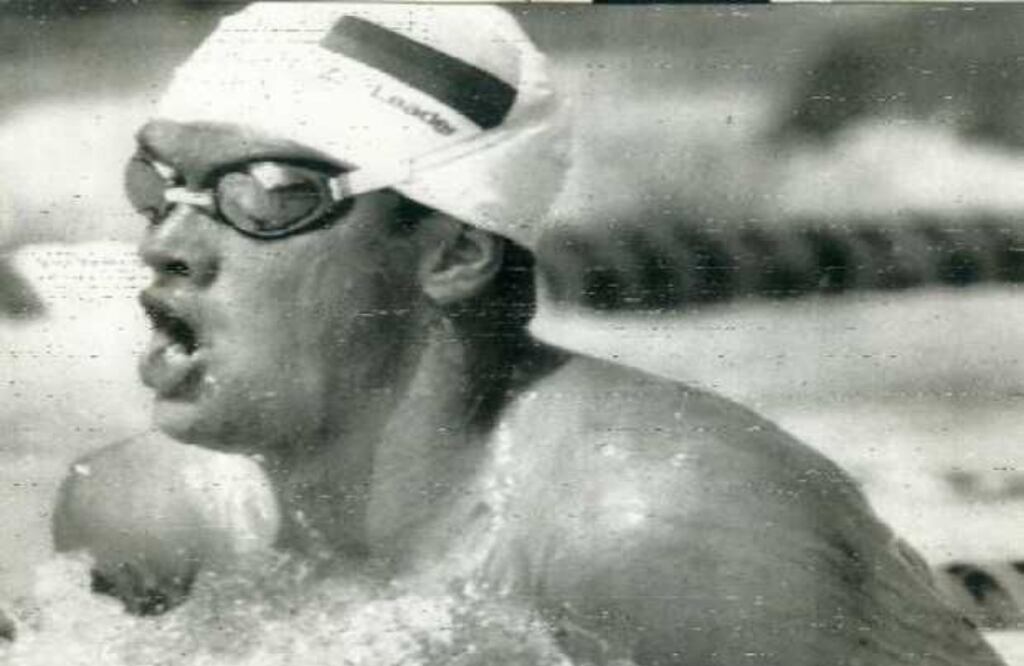 Tras los Juegos Olímpicos de Moscú en 1980, donde el abanderado fue el marchista Enrique Peña, el nadador Pablo Restrepo, considerado uno de los mejores que ha tenido el país, fue quien llevó el tricolor nacional en Los Ángeles 1984. Este paisa especialista en en el estilo pecho, logró clasificarse a las finales Olímpicas de Moscú y Los Ángeles, sin embargo, no logró obtener medallas. Sus actuaciones más destacadas se dieron en los Juegos Panamericanos de San Juan, Puerto Rico, en 1979, donde ganó un bronce. Foto: Cortesía La Patria