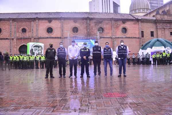 Nuevos policías llegan a Cali