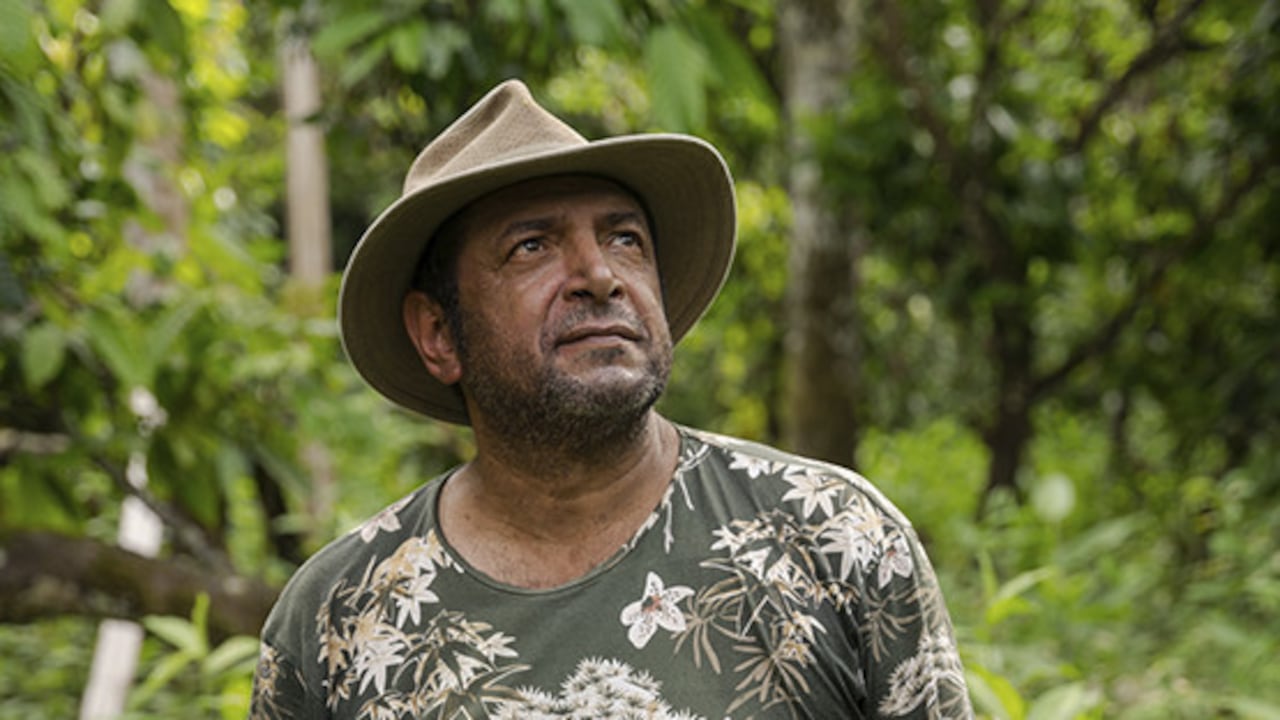 Dairon Cárdenas, biólogo y botánico colombiano, publicó más de 21 artículos científicos y 25 libros sobre sus estudios.