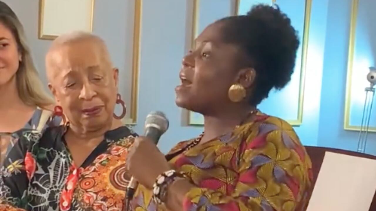 La fórmula vicepresidencial de Gustavo Petro, Francia Márquez, se arriesgó a entonar una canción que compuso.