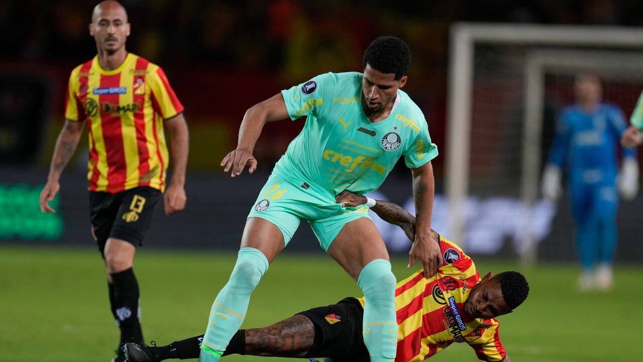 El cotejo de cuartos de final de Copa Libertadores se disputaba en el Hernán Ramírez Villegas