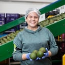 Una investigación demuestra cómo se ha agravado la precariedad laboral de la población migrante, especialmente las mujeres venezolanas.