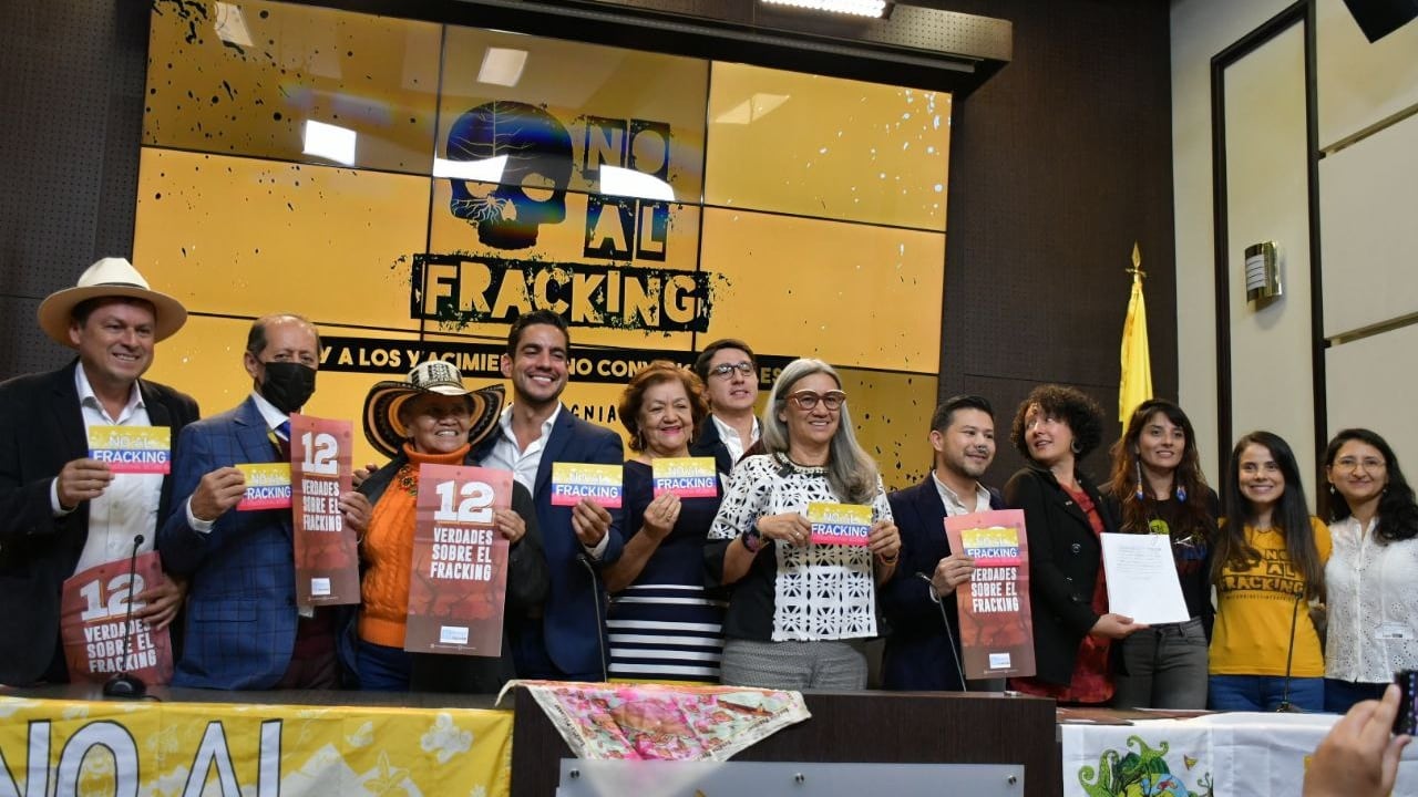 La bancada del Pacto Histórico radicó un proyecto de ley que busca la prohibición del fracking en Colombia.