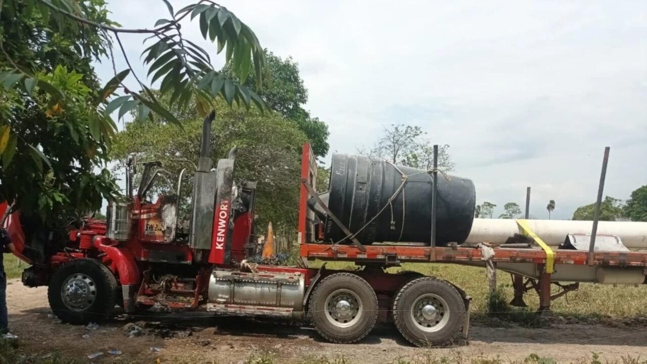 La tractomula llevaba material para las reparaciones del oleoducto Caño Limón Coveñas.