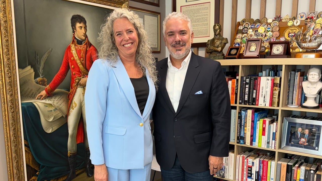 Vivian Aisen, embajadora de Israel en Colombia, y el expresidente Iván Duque.