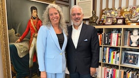 Vivian Aisen, embajadora de Israel en Colombia, y el expresidente Iván Duque.
