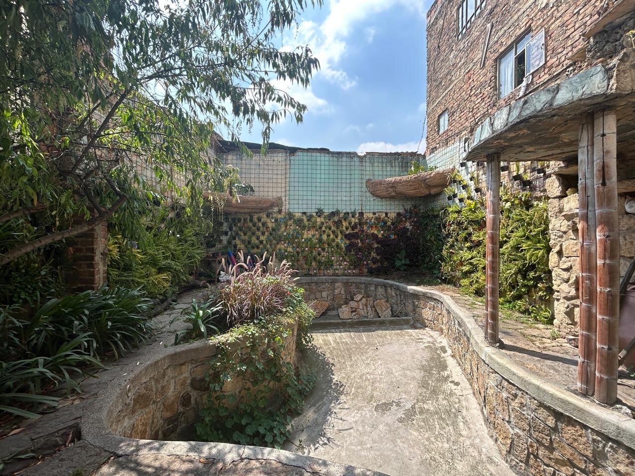 El Jardín Botánico Real de Colombia es un jardín en permanente construcción.